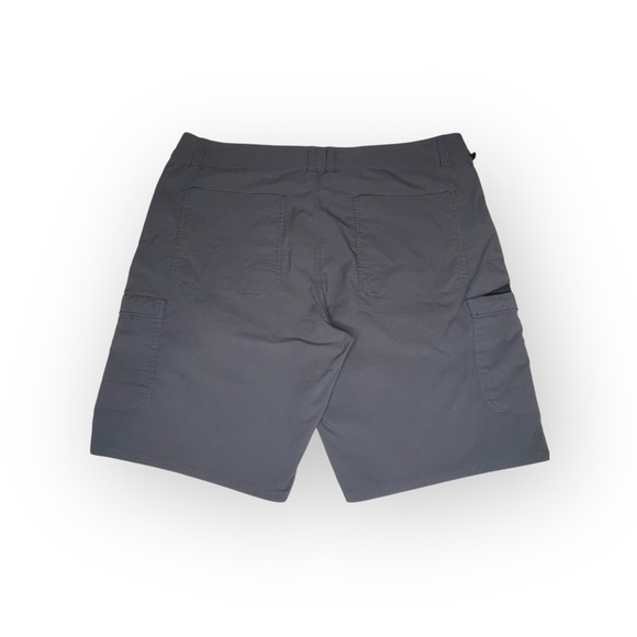 Pelagic® 𓆝 Madeira 20” Outseam Flat Cargo Hybrid Fishing Shorts 𓆝 Graphite 38 - Picture 11 of 16